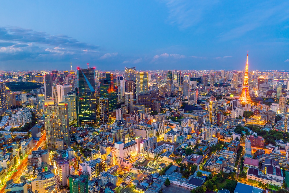 Tokyo skyline with Tokyo Tower at twilight in Japan